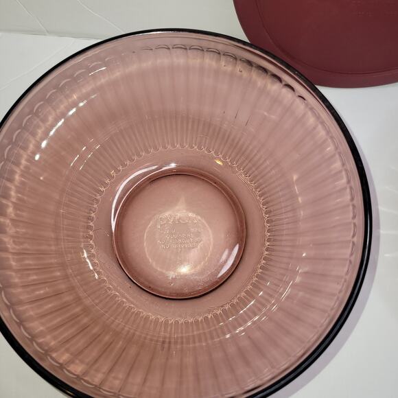 Vintage PYREX Cranberry Ribbed Mixing Nesting Bowls w/ Storage Lid - Picture 2 of 11